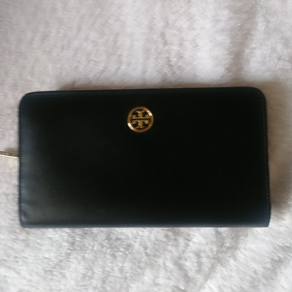 Tory Burch black leather Saffiano wallet